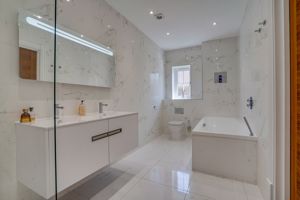 Master Bedroom En-Suite- click for photo gallery